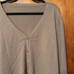 Women’s Plus Size Taupe / Brown Button Up Cardigan - Size 4X